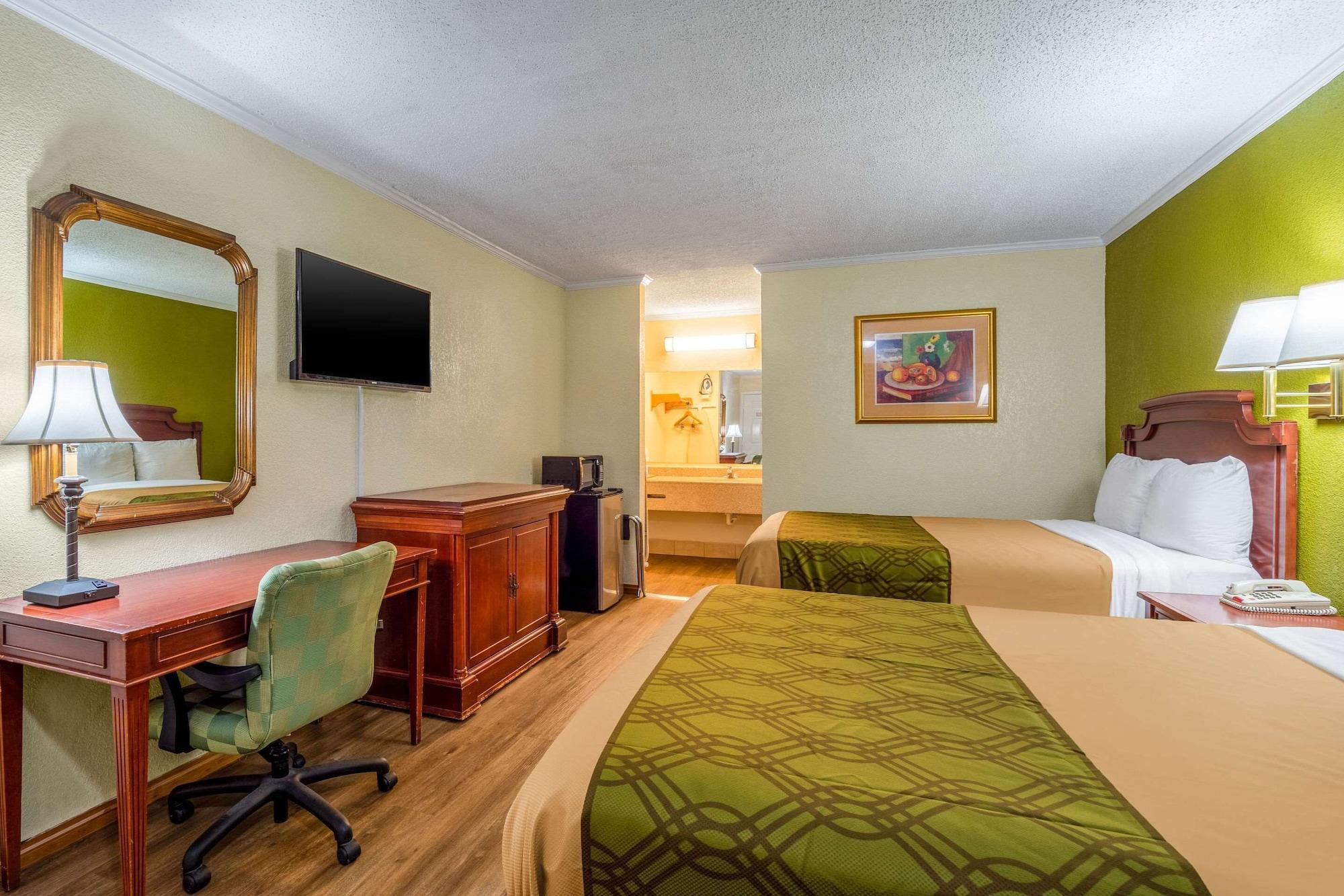 Rodeway Inn & Suites Fort Jackson Колумбия Экстерьер фото