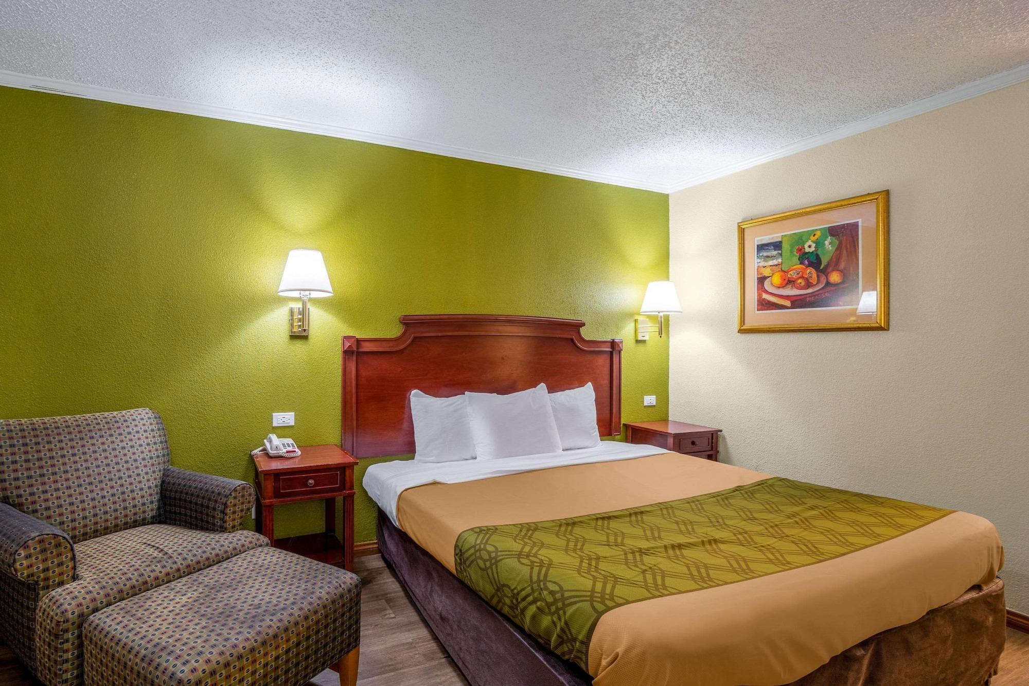 Rodeway Inn & Suites Fort Jackson Колумбия Экстерьер фото