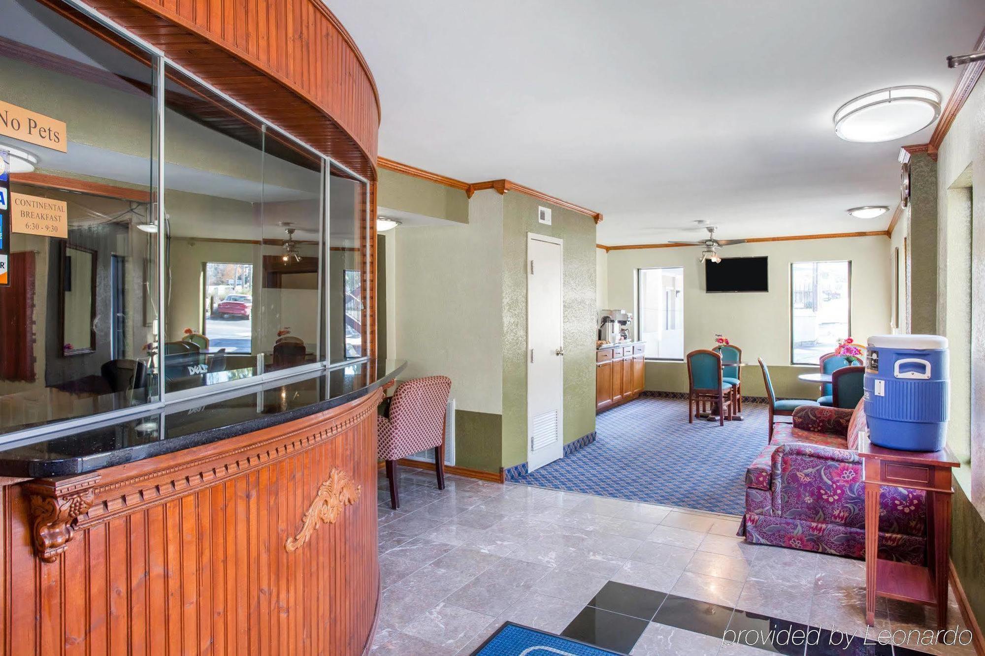 Rodeway Inn & Suites Fort Jackson Колумбия Экстерьер фото